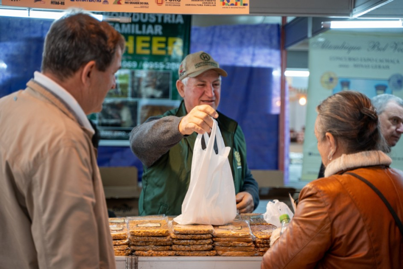 <br />
<b>Notice</b>:  Undefined variable: lnb in <b>/home/u642903088/domains/supertransado.com.br/public_html/site/app/views/artigo.php</b> on line <b>228</b><br />
<br />
<b>Notice</b>:  Trying to get property 'TITULO' of non-object in <b>/home/u642903088/domains/supertransado.com.br/public_html/site/app/views/artigo.php</b> on line <b>228</b><br />
