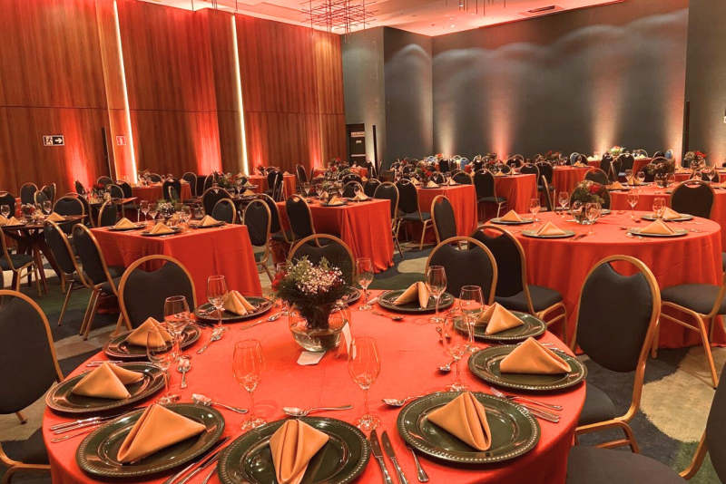 Hilton Porto Alegre anuncia programação gastronômica especial para Natal e Réveillon 2025/2026