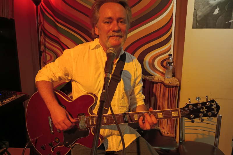 Show 'Toca Raul!' com René Floyd em homenagem a Raul Seixas acontece no Parangolé Bar, em Porto Alegre no dia 08 de janeiro