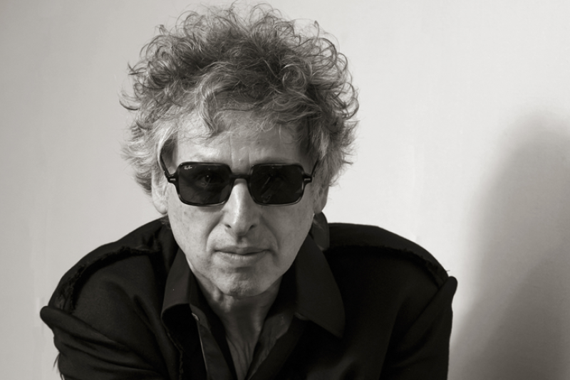 Nei Van Soria retorna ao Teatro de Câmara Túlio Piva em junho com turnê que promete novo capítulo em sua carreira