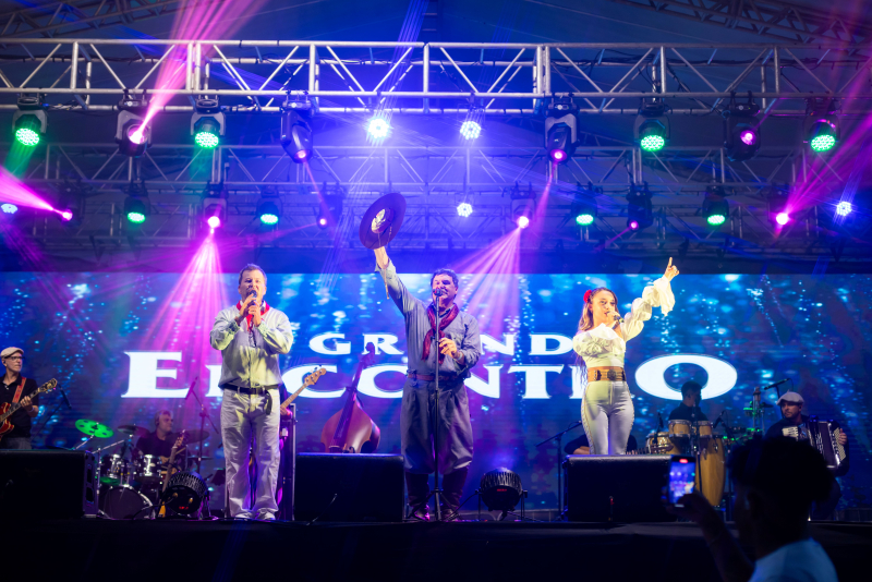 <br />
<b>Notice</b>:  Undefined variable: lnb in <b>/home/u642903088/domains/supertransado.com.br/public_html/site/app/views/artigo.php</b> on line <b>228</b><br />
<br />
<b>Notice</b>:  Trying to get property 'TITULO' of non-object in <b>/home/u642903088/domains/supertransado.com.br/public_html/site/app/views/artigo.php</b> on line <b>228</b><br />
