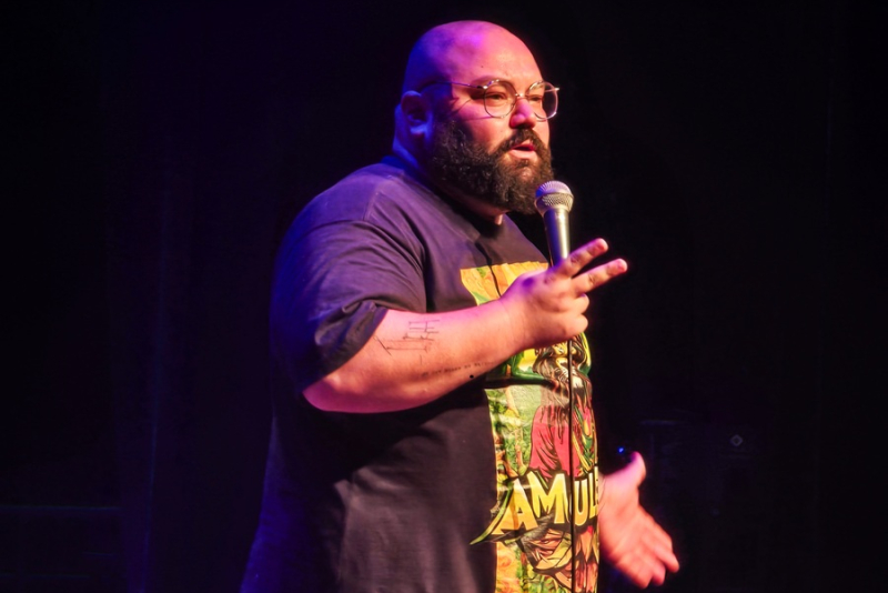 Gordo Léo apresenta o show 'Garoto Verão' em março no Teatro de Câmara Túlio Piva, em Porto Alegre