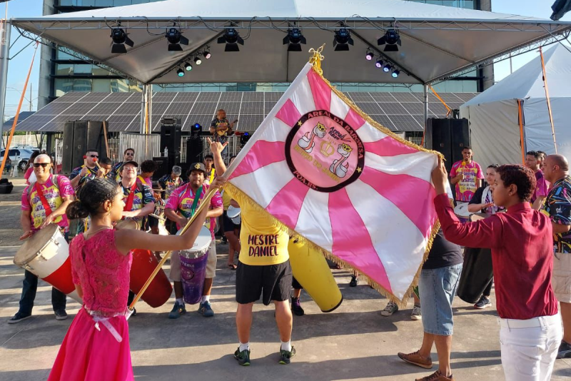 <br />
<b>Notice</b>:  Undefined variable: lnb in <b>/home/u642903088/domains/supertransado.com.br/public_html/site/app/views/artigo.php</b> on line <b>228</b><br />
<br />
<b>Notice</b>:  Trying to get property 'TITULO' of non-object in <b>/home/u642903088/domains/supertransado.com.br/public_html/site/app/views/artigo.php</b> on line <b>228</b><br />
