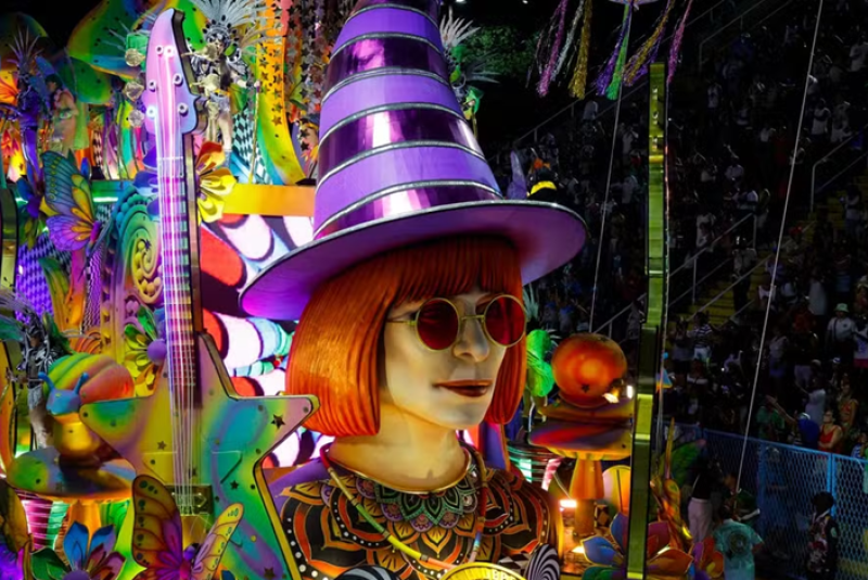 Mocidade Independente de Padre Miguel transforma Rita Lee em manifesto de liberdade, arte e proteção aos animais na Marquês de Sapucaí