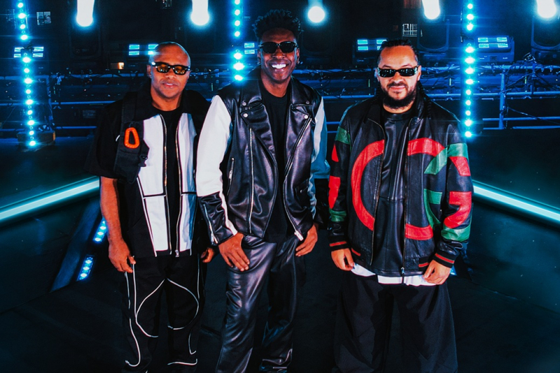 Grupo Pixote faz show gratuito em Torres neste sábado (07), no Circuito Verão Sesc de Esportes