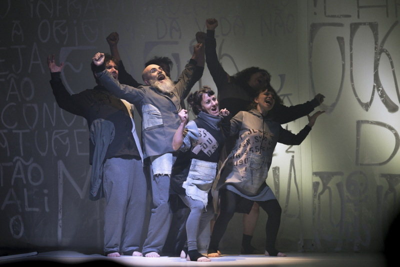 'Colapso e Destruição da Cidade de Porto Alegre' volta ao palco do Teatro Renascença em nova temporada