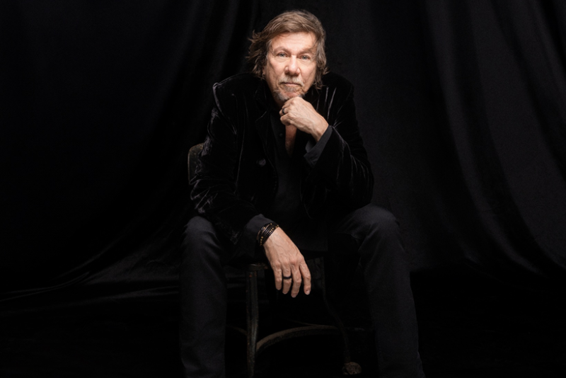 Lenine retorna a Porto Alegre para apresentar o novo álbum 'Eita' em julho no Auditório Araújo Vianna