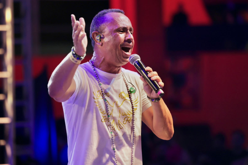 Sandro Luiz celebra 10 anos de carreira com turnê especial que percorre quatro cidades do Rio Grande do Sul