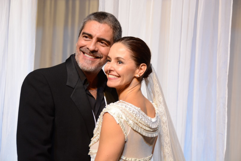 'Casa, Comida e Alma Lavada' traz Bianca Rinaldi e Junno Andrade a Porto Alegre com comédia sobre a vida a dois