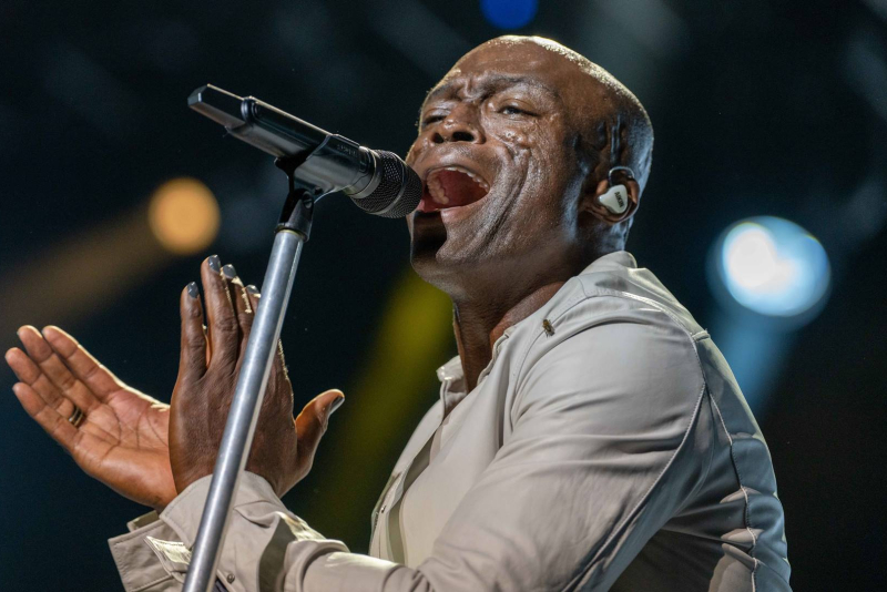 Seal retorna ao Brasil com turnê que celebra 30 anos de carreira e clássicos dos álbuns I e II