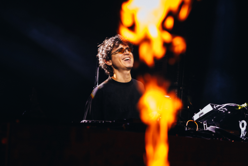 LoveÜ Festival deve reunir mais de 3 mil pessoas no 4º Distrito com experiência imersiva de música eletrônica em Porto Alegre