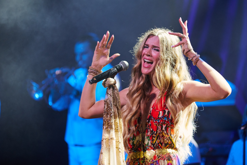 Cantora internacional Joss Stone é confirmada em show gratuito no centenário da Ponte Hercílio Luz em Florianópolis