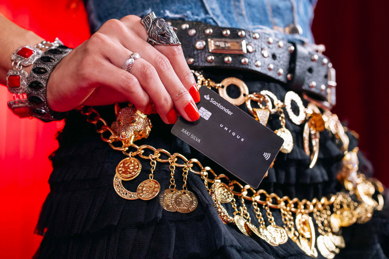 Santander lança ação que vai premiar brasileiras chamadas Shakira com ingressos VIP para show no Todo Mundo no Rio